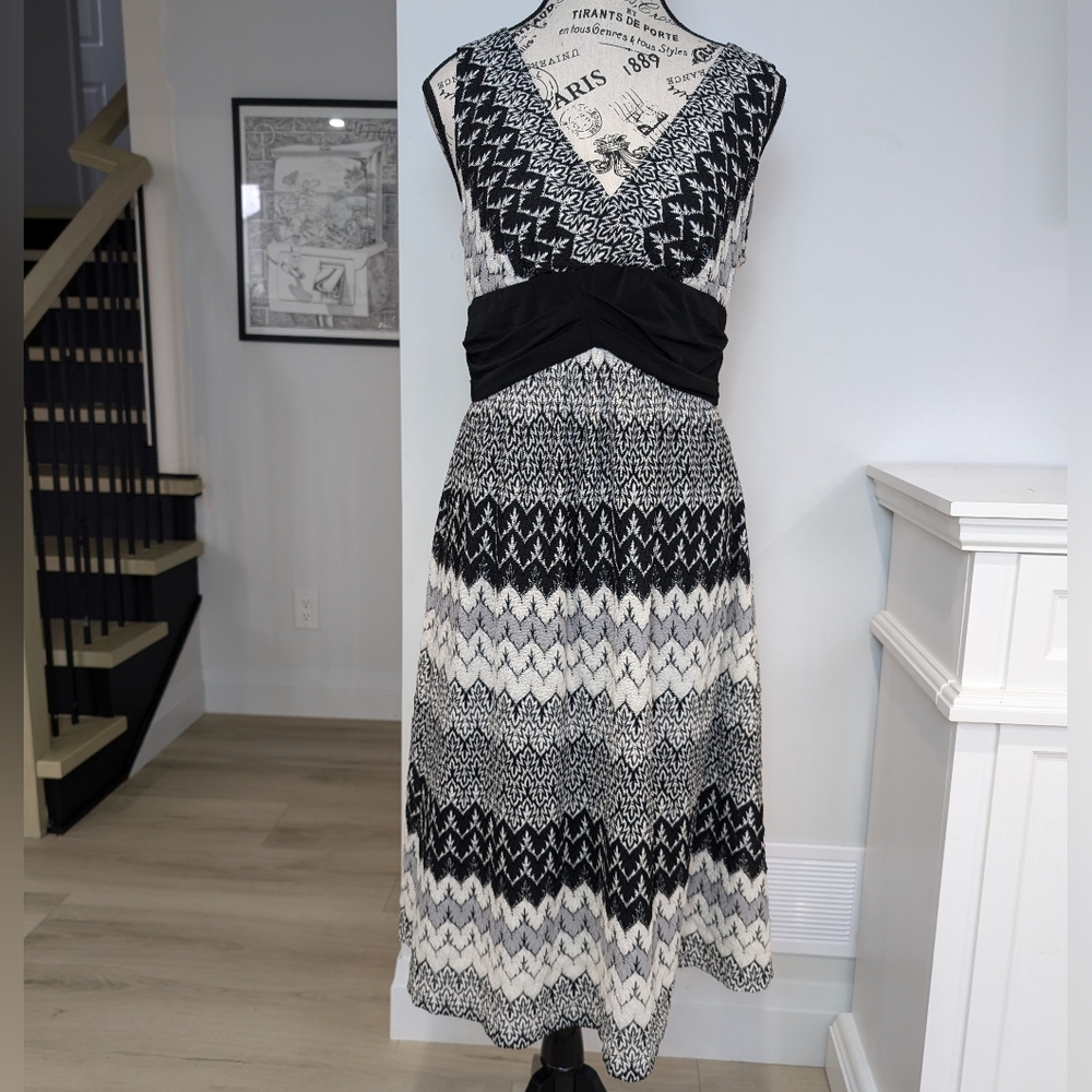 ADRIANNA PAPELL | Women's Blk/White/Grey Sleeveless Crochet Knit Midi Dress